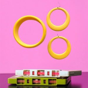 Vintage yellow bangle bracelet & earrings set